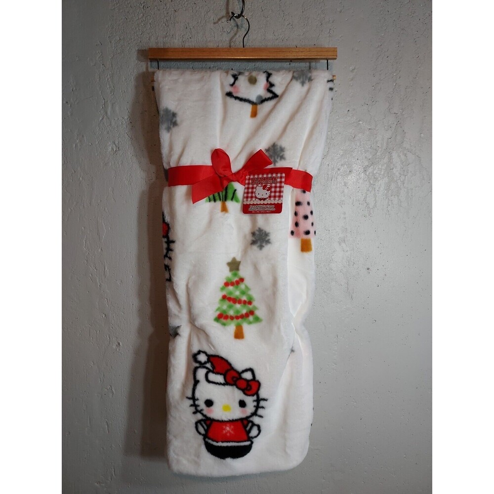 Hello Kitty Faux Rabbit‎ Fur Throw Blanket Christmas Tree Santa White 50x70 NWT
